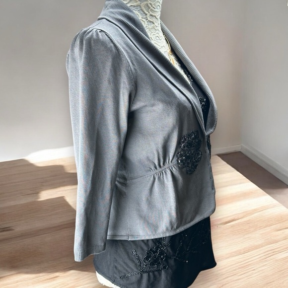 White House Black Market Grey Silk Blend Beaded cardigan Women's XL Elegant Chic - Picture 2 of 10